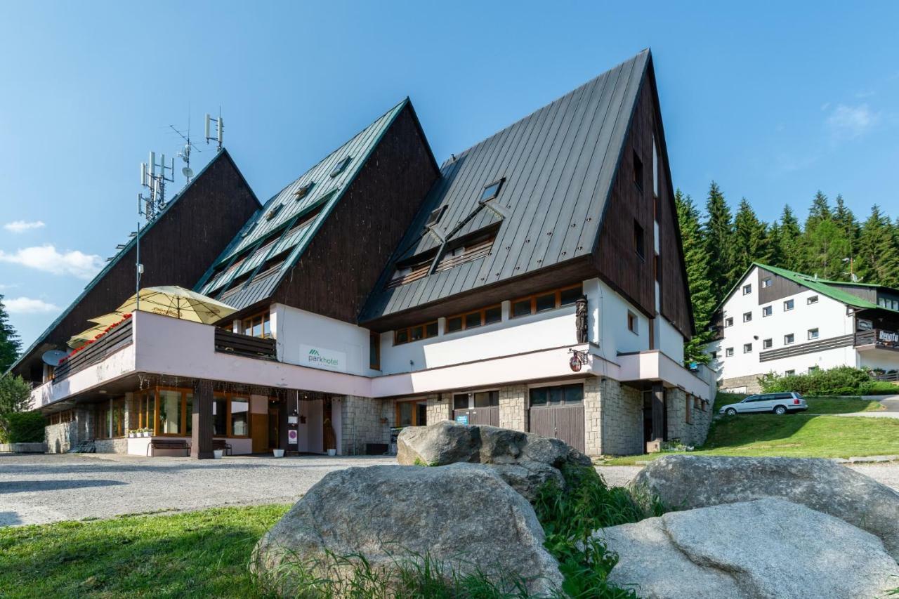 Parkhotel Harrachov Bagian luar foto